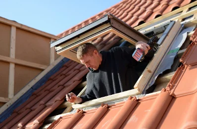 Pose de fenêtres de toit Velux à Grainville-Langannerie